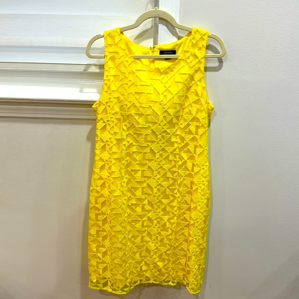 Tahari ASL- Women- Yellow sleeveless shift dress - size 12